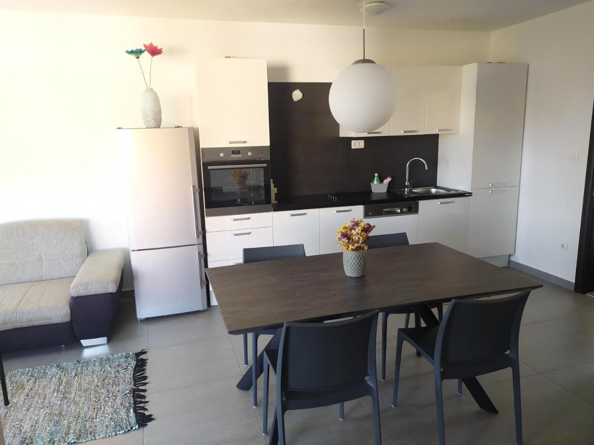Tiamar Appartement Slatine Buitenkant foto