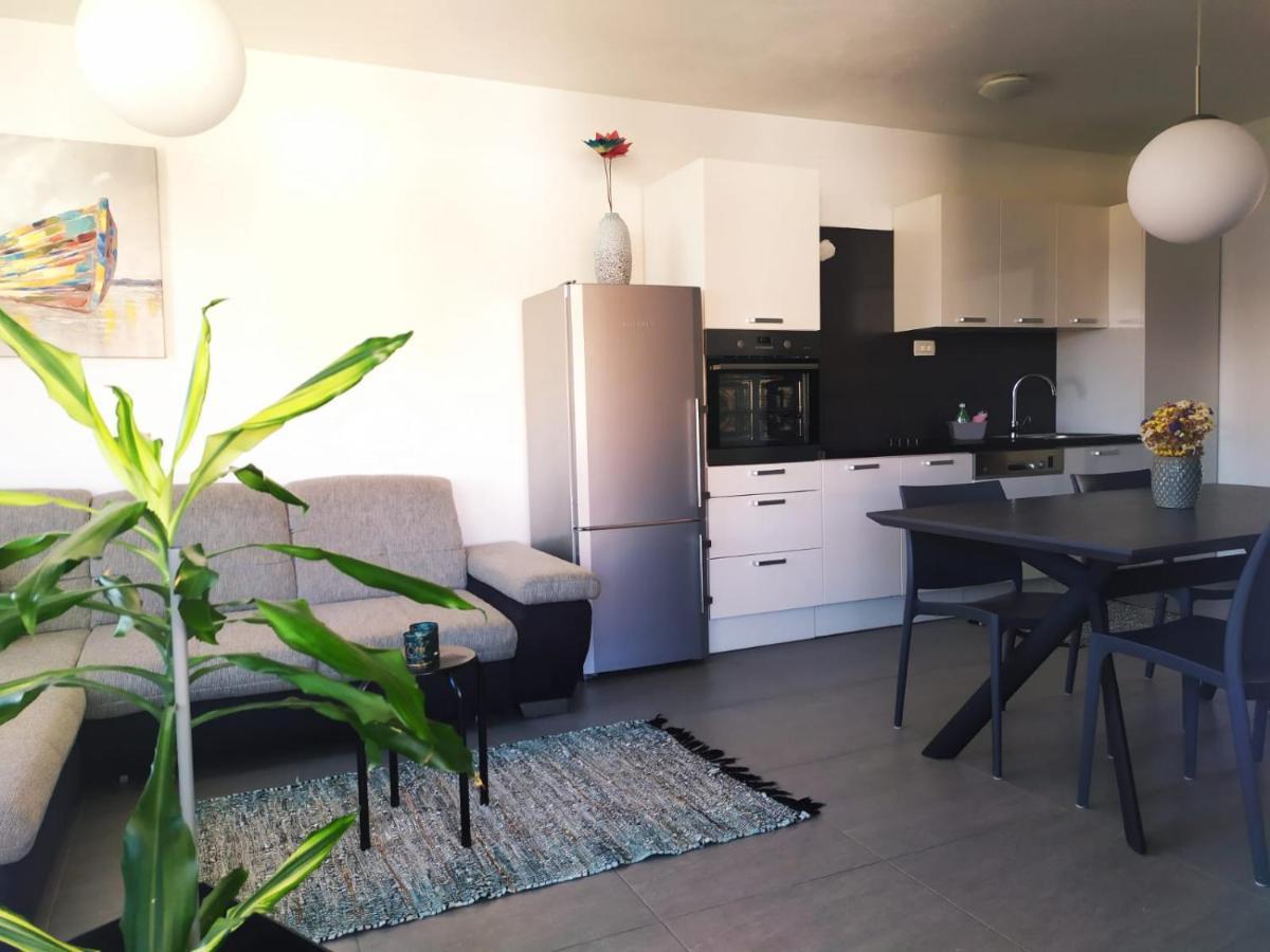 Tiamar Appartement Slatine Buitenkant foto