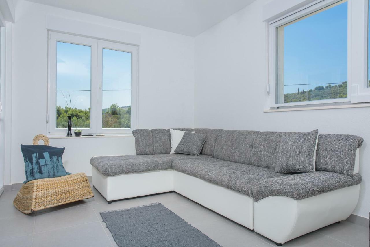 Tiamar Appartement Slatine Buitenkant foto