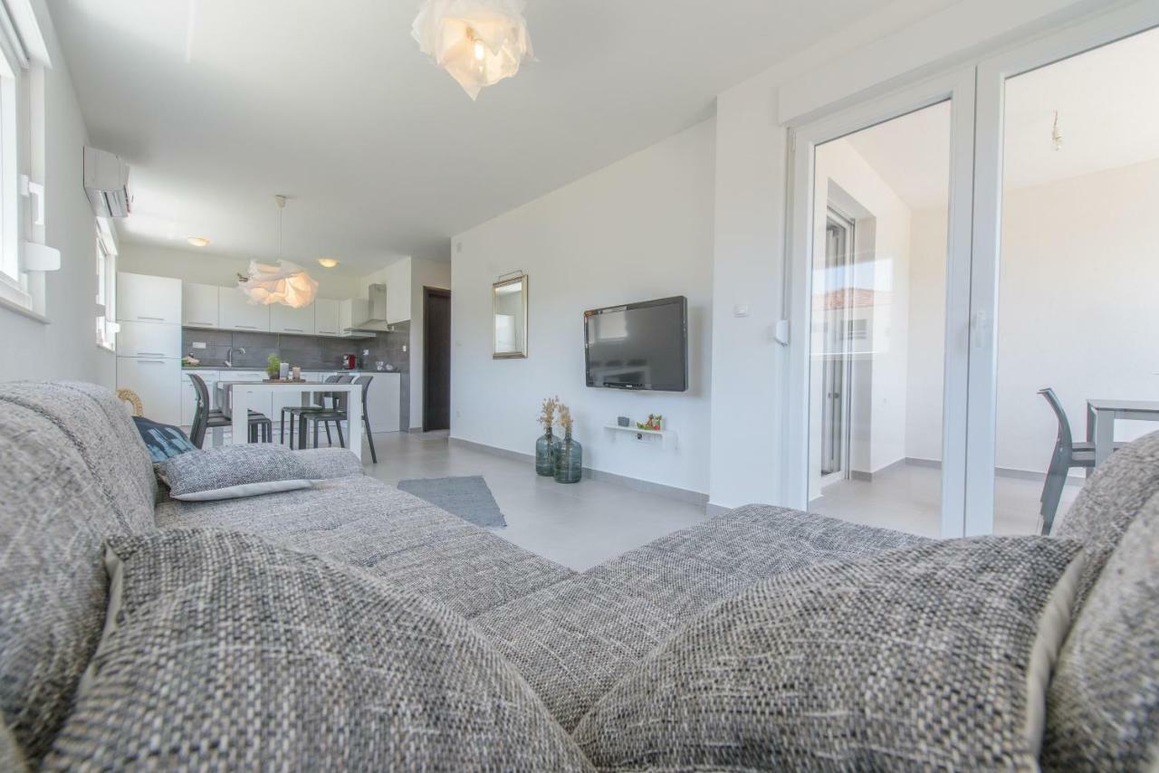 Tiamar Appartement Slatine Buitenkant foto