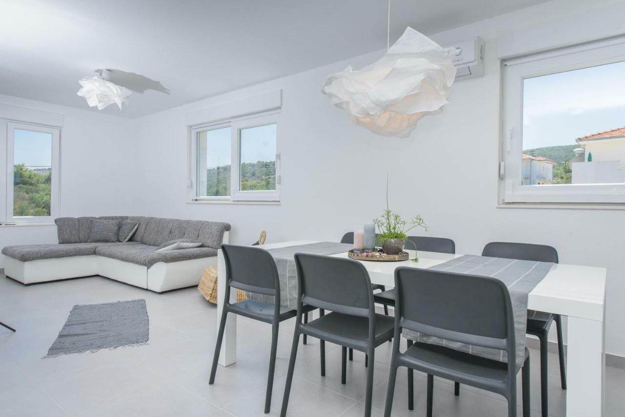 Tiamar Appartement Slatine Buitenkant foto