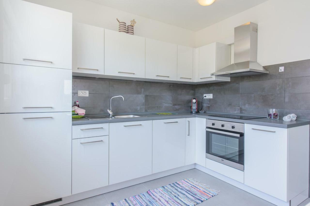 Tiamar Appartement Slatine Buitenkant foto