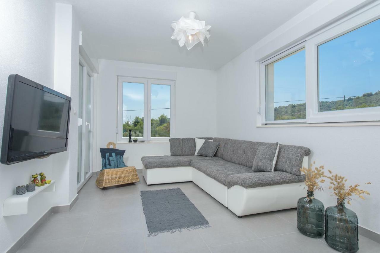 Tiamar Appartement Slatine Buitenkant foto